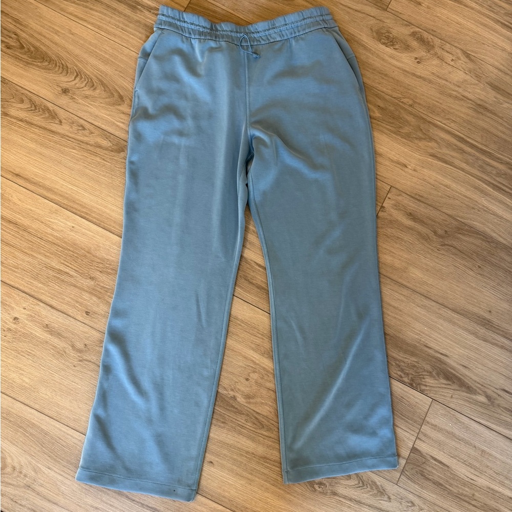lululemon athletica women’s Light Blue sweats